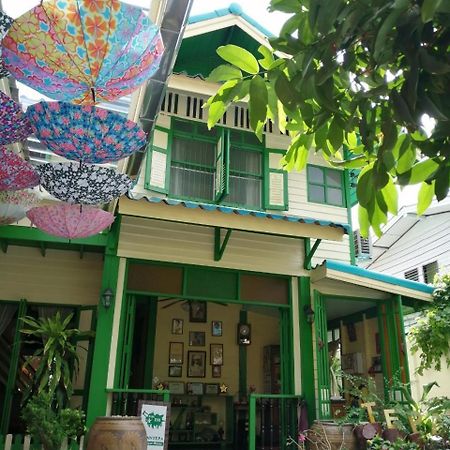 Baan Tepa Boutique House Panzió Bangkok Kültér fotó