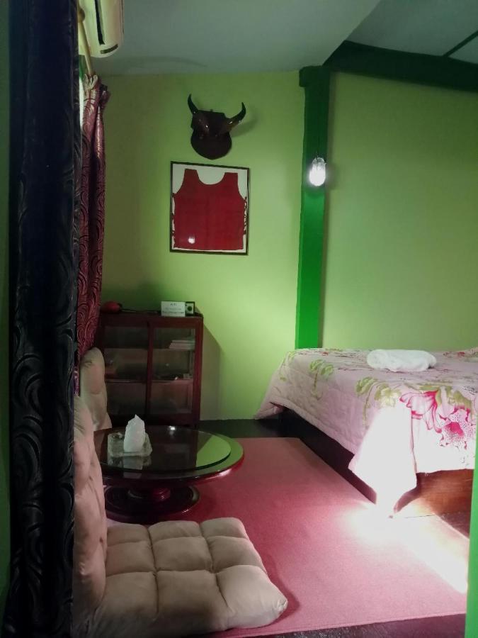 Baan Tepa Boutique House Panzió Bangkok Kültér fotó