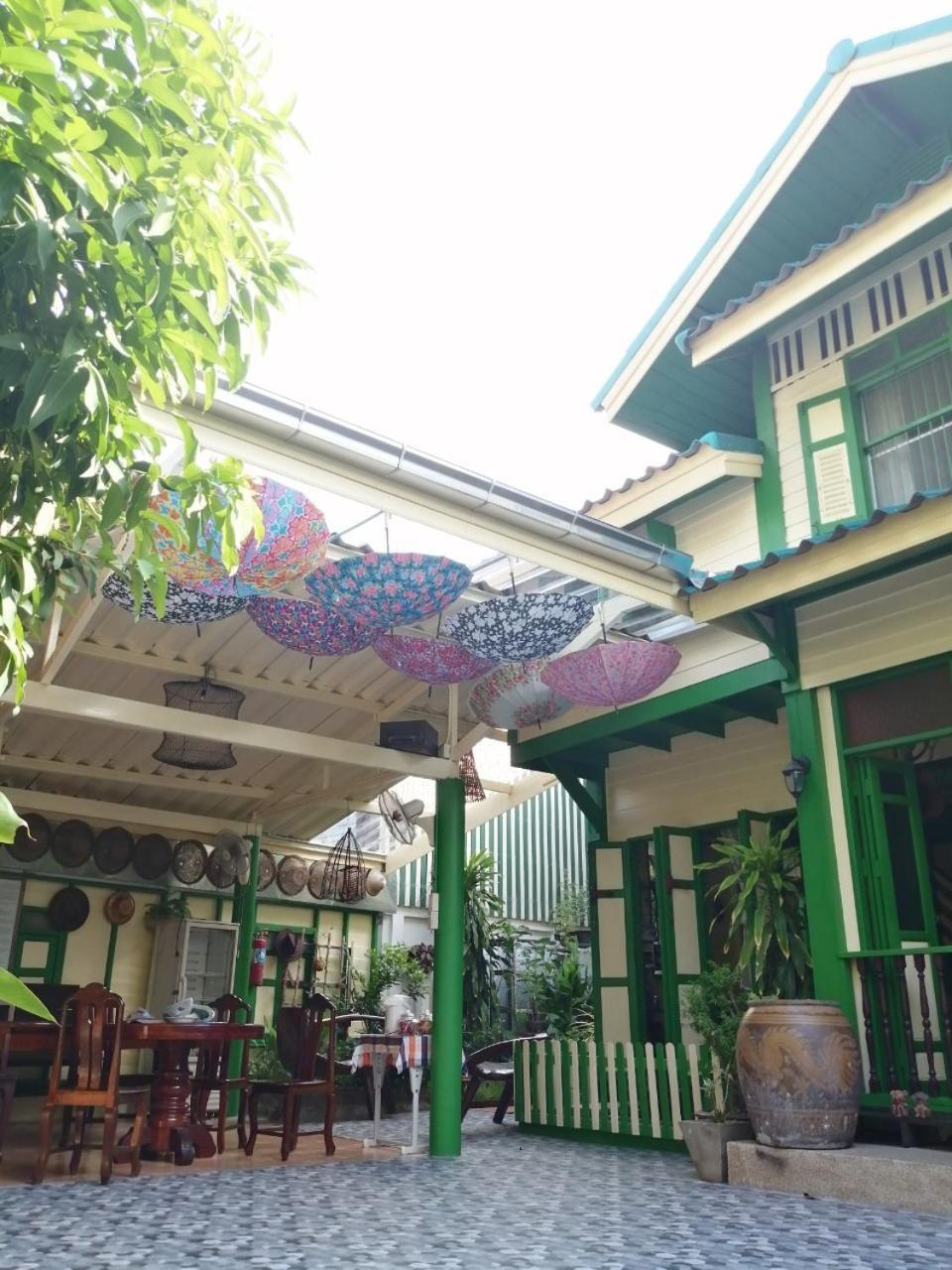 Baan Tepa Boutique House Panzió Bangkok Kültér fotó