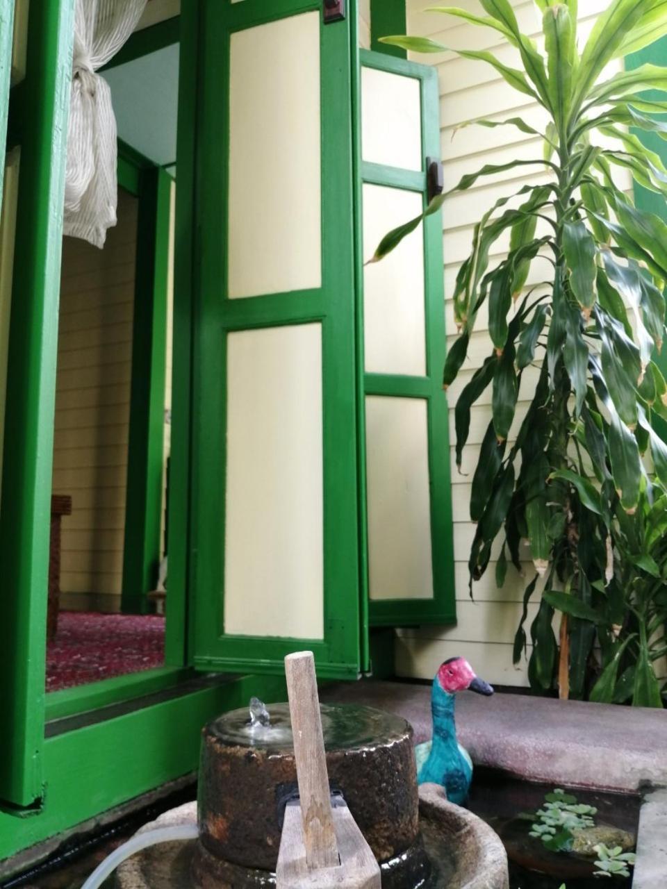 Baan Tepa Boutique House Panzió Bangkok Kültér fotó