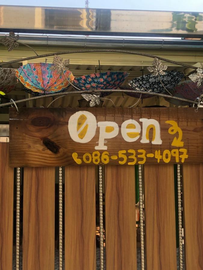 Baan Tepa Boutique House Panzió Bangkok Kültér fotó